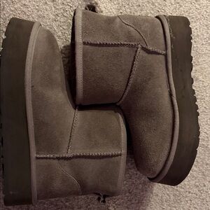 UGG Kids Boots in Brown and Gray